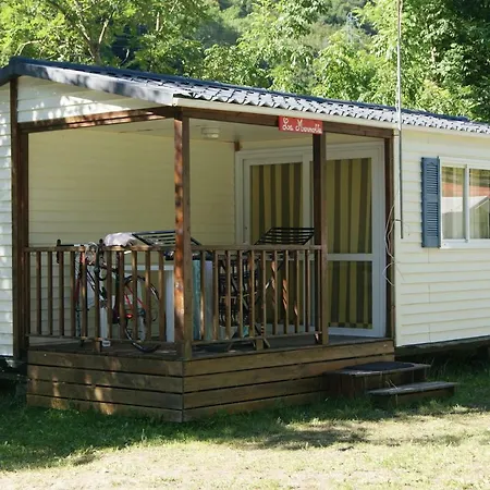 营地 Camping Le Lachat 通内